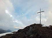 28 Croce di vetta (1438 m.), alta 5,50 m., posata nel 1951 